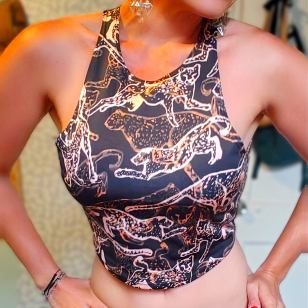 Printed Crop Top - Picture 2 of 4